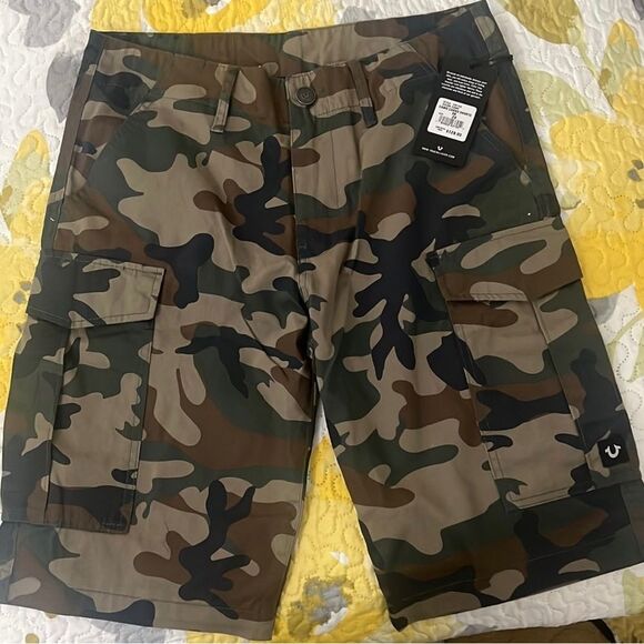 NWT True Religion camo cargo shorts size 29 men